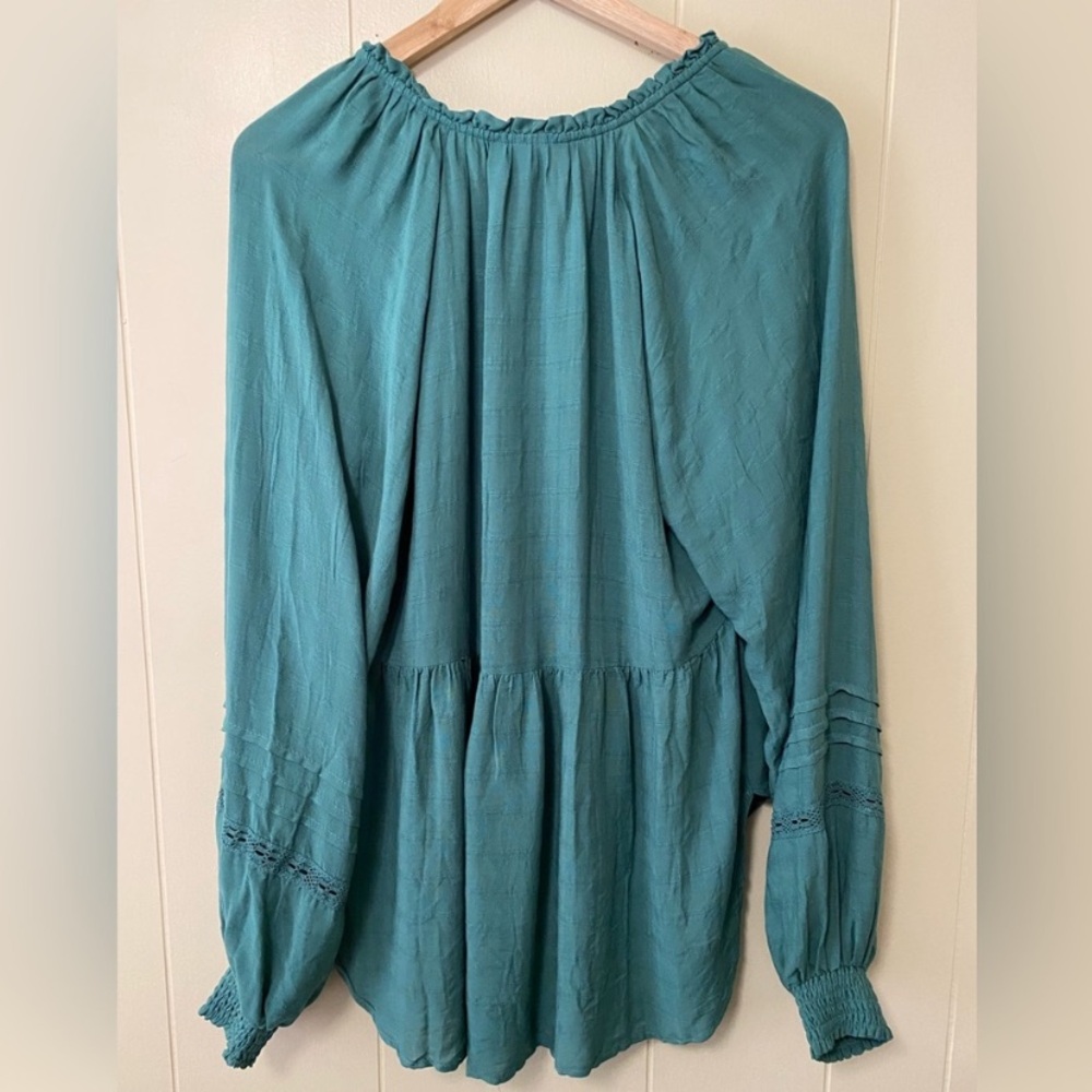 Knox Rose Green Button-Up Blouse - Picture 5 of 6